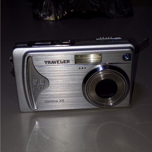 Traveler Slimline X5 5.2MP CCD Sensor Compact Digital Camera Silver Works - Picture 1 of 6